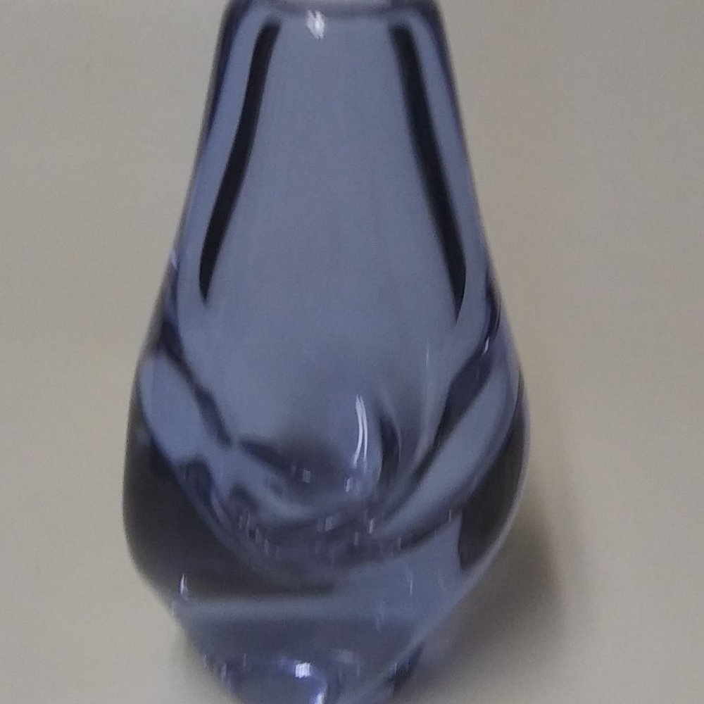 Magical Neodymium Alexandrite glass Bud Vase absolutely stunning Vintage - Picture 13 of 15